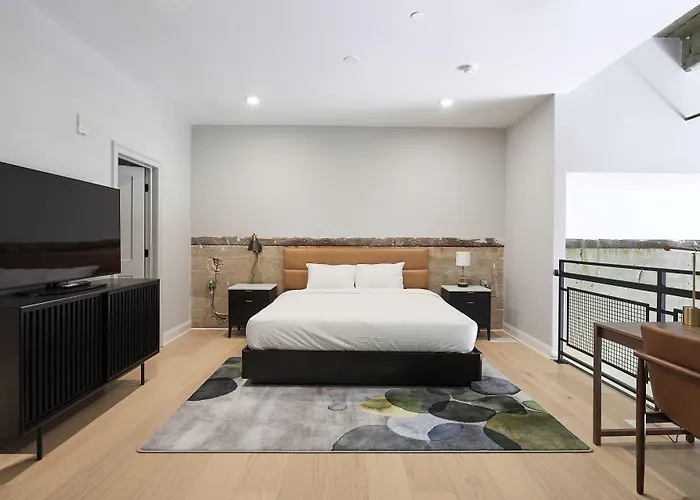 Riversuites At The Battery